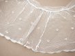 画像2: アンティーク 幅広 フリルレース オフホワイト ドット刺繍入り チュールレース 2.5m 幅11.5cm  (2)