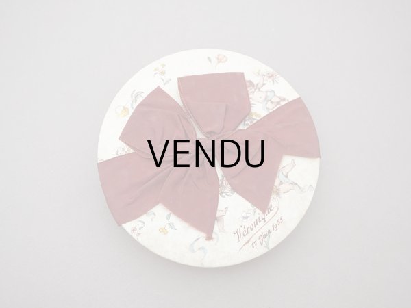 画像2: 1955年 アンティーク 天使＆薔薇のリース バテムのお菓子箱 (S) (2)