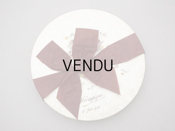 画像2: 1955年 アンティーク 天使＆薔薇のリース バテムのお菓子箱 (M) (2)