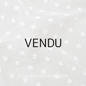 画像: アンティーク  花の刺繍入り オーガンジー 44×45cm