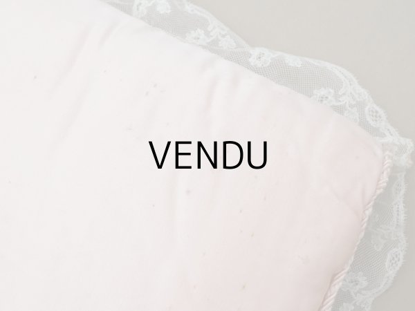 画像19: アンティーク ハンキーケース モノグラム＆草花のホワイトワーク ハンカチ用ポシェット シルクサテン＆レース  (19)