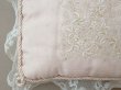 画像13: アンティーク ハンキーケース モノグラム＆草花のホワイトワーク ハンカチ用ポシェット シルクサテン＆レース  (13)