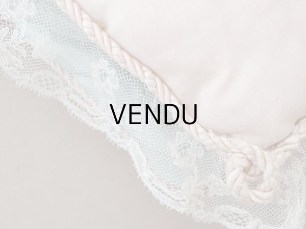 画像16: アンティーク ハンキーケース モノグラム＆草花のホワイトワーク ハンカチ用ポシェット シルクサテン＆レース  (16)