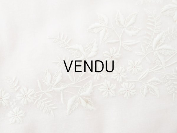 画像11: アンティーク ハンキーケース モノグラム＆草花のホワイトワーク ハンカチ用ポシェット シルクサテン＆レース  (11)