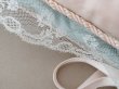 画像17: アンティーク ハンキーケース モノグラム＆草花のホワイトワーク ハンカチ用ポシェット シルクサテン＆レース  (17)
