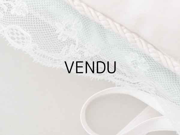 画像17: アンティーク ハンキーケース モノグラム＆草花のホワイトワーク ハンカチ用ポシェット シルクサテン＆レース  (17)