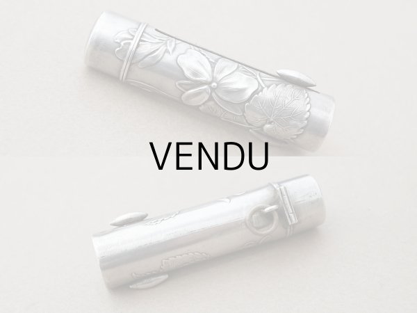 画像3: アンティーク シルバー製 菫のリップケース シャトレーヌ用 リング付 (3)