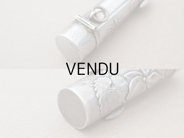 画像5: アンティーク シルバー製 菫のリップケース シャトレーヌ用 リング付 (5)