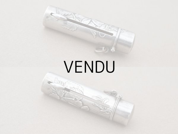 画像4: アンティーク シルバー製 菫のリップケース シャトレーヌ用 リング付 (4)