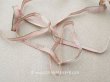 画像1: 19世紀末 アンティーク 極細 シルクリボン 1.8m 4mm幅 ピンク＆ライトグレー&金糸 リボン刺繍 (1)