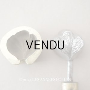 画像: 19世紀末 アンティーク こて 花 型押し 造花 フルリスト