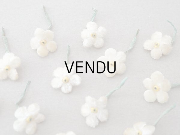 画像9: アンティーク 勿忘草 ベルベットの布花  アイボリー 13ピースのセット 14mm (9)