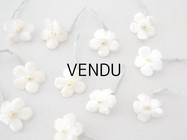 画像3: アンティーク 勿忘草 ベルベットの布花  アイボリー 13ピースのセット 14mm (3)
