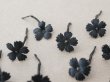 画像4: 1850年頃 アンティーク シルク製 布花 黒 10ピースのセット 12mm モーニングボンネット用 (4)
