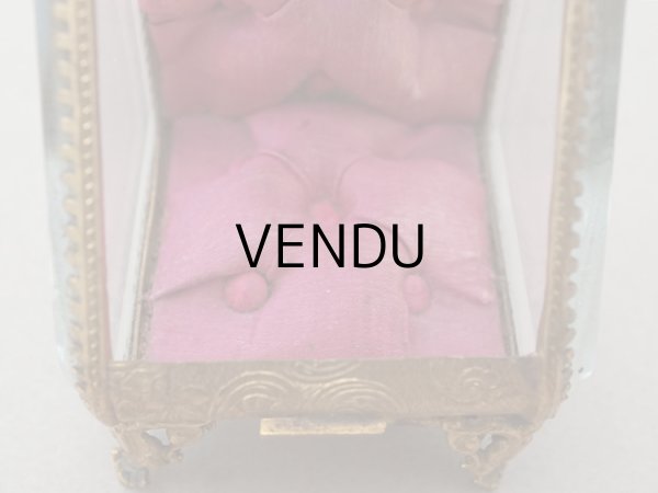 画像11: アンティーク 懐中時計 & ジュエリーボックス ワインレッドのシルク製クッション (11)