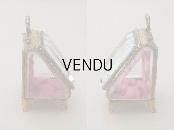 画像4: アンティーク 懐中時計 & ジュエリーボックス ワインレッドのシルク製クッション (4)