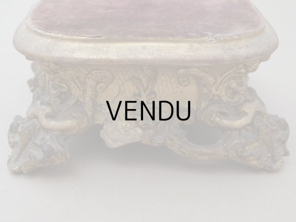 画像4: 19世紀 アンティーク ロカイユ装飾の台座 チョコレートブラウンのベルベット (4)