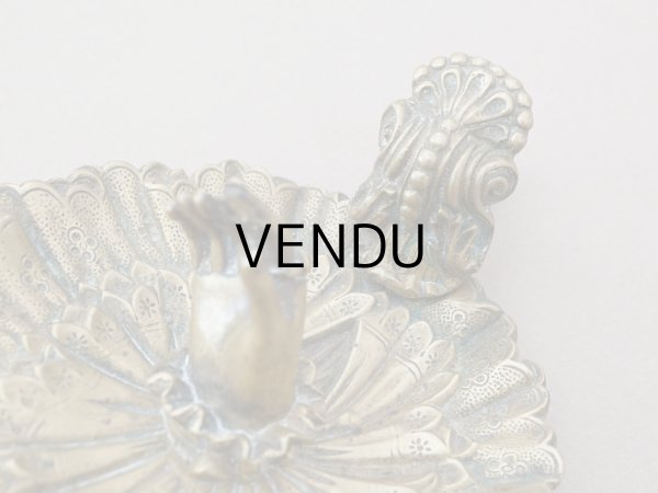 画像6: 19世紀末 アンティーク トレイ ハンドモチーフ レースカフス付き ブロンズ製 小物入れ  (6)