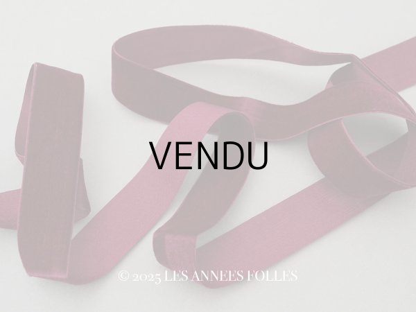 画像1: 19世紀末 アンティーク シルク製 ベルベットリボン ボルドー 3.1m 幅28mm  (1)