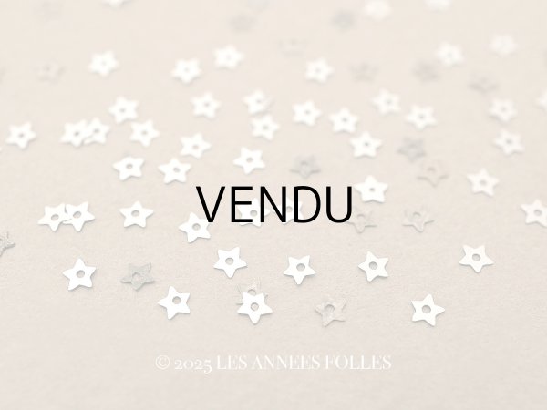 画像1: 19世紀末 アンティーク メタル製 極小 2mm 星 スパンコール 130ピースのセット シルバー (1)