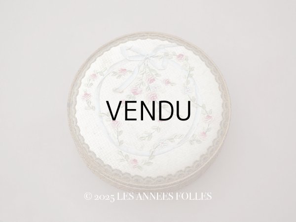 画像1: ＊蚤の市＊アンティーク 薔薇＆リボンのガーランドのお菓子箱  (1)