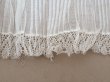画像11: アンティーク 幅広 ドレスの裾  プリーツ入り レース付 2.48m 20.2cm幅 コットンオーガンジー (11)