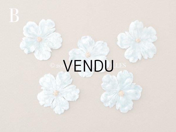 画像5: アンティーク 布花材料 ベルベットの花びら 花芯付き 5ピースのセット 約4cm 布花 アイスブルー (5)