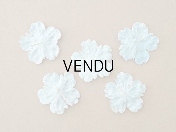 画像4: アンティーク 布花材料 ベルベットの花びら 花芯付き 5ピースのセット 約4cm 布花 アイスブルー (4)