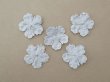 画像3: アンティーク 布花材料 ベルベットの花びら 花芯付き 5ピースのセット 約4cm 布花 ライトグレイ (3)