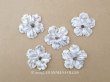 画像1: アンティーク 布花材料 ベルベットの花びら 花芯付き 5ピースのセット 約4cm 布花 ライトグレイ (1)