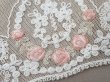 画像3: アンティークピンクの薔薇刺繍入り レース ベージュ 1m 約8cm幅 (3)