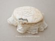 画像1: アンティーク シルク製 ロココモチーフ付 ボックス 花刺繍＆レース (1)
