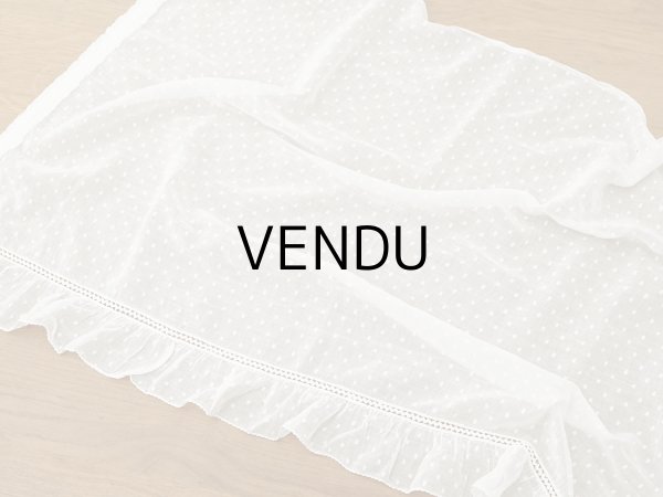 画像2: アンティーク ドット刺繍入り コットンオーガンジー  フリル付き 164×56cm (2)