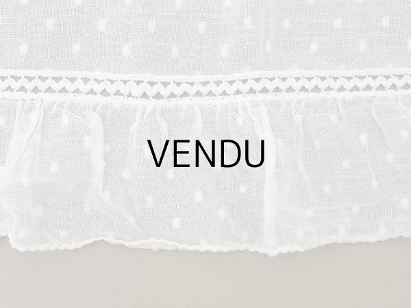 画像11: アンティーク ドット刺繍入り コットンオーガンジー  フリル付き 164×56cm (11)