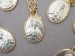画像8: ヴィンテージ ＊蚤の市セット＊ 未使用 メダイユのペンダント 14点セット (8)