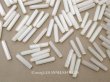 画像1: アンティーク オーロラ加工 ガラスビーズ  オフホワイト 約4×18mm  約170ピース (1)