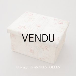 画像: ＊蚤の市＊アンティーク 薔薇模様&水色のリボン カルトナージュボックス 