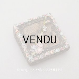 画像: 【15周年セール対象外】アンティーク チョコレートボックス ロココトリム&ロココモチーフ シルク製 