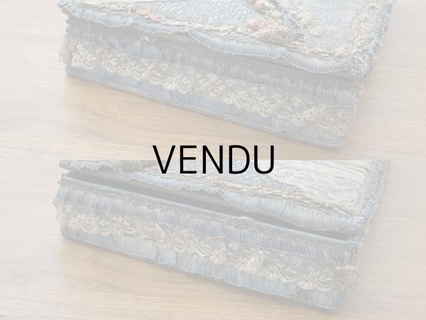 画像16: 【セール対象外】【クーポン対象外】アンティーク シルク製 ロココモチーフ&ロココトリム 大きなカルトナージュボックス 37×24×6.5cm (16)