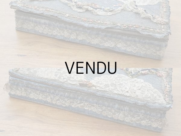 画像15: 【セール対象外】【クーポン対象外】アンティーク シルク製 ロココモチーフ&ロココトリム 大きなカルトナージュボックス 37×24×6.5cm (15)