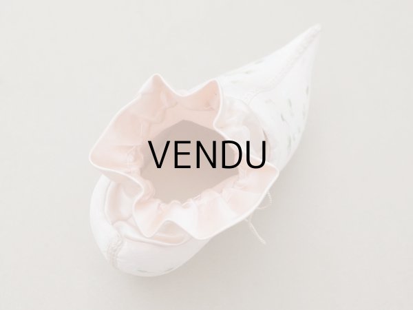 画像9: 19世紀 アンティーク 靴型 お菓子箱 パウダーピンクのシルクサテン マーガレット ハンドペイント (9)