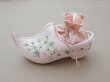 画像3: 19世紀 アンティーク 靴型 お菓子箱 パウダーピンクのシルクサテン マーガレット ハンドペイント (3)