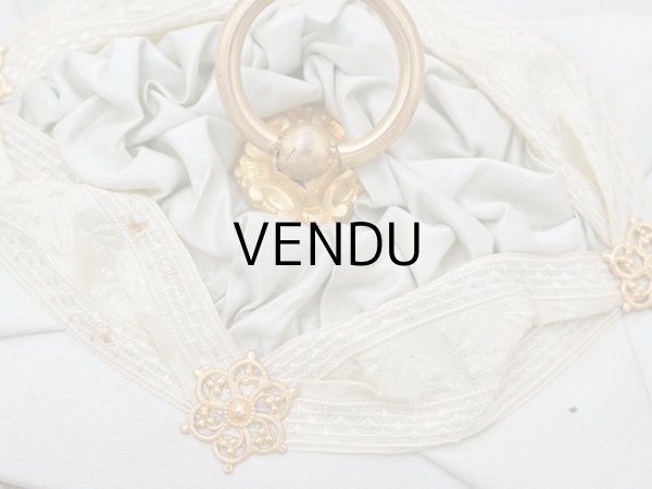 画像4: 19世紀 アンティーク ナポレオン3世時代 お菓子箱 パウダーグリーンのシルクサテン チョコレートボックス  (4)