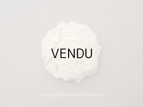 画像1: ＊蚤の市＊アンティーク シルクシフォン 薔薇の布花 アイボリー (1)