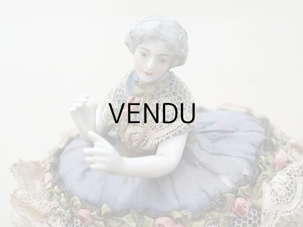 画像2: アンティーク 薔薇のロココトリム付 ピンクッション ハーフドール (2)