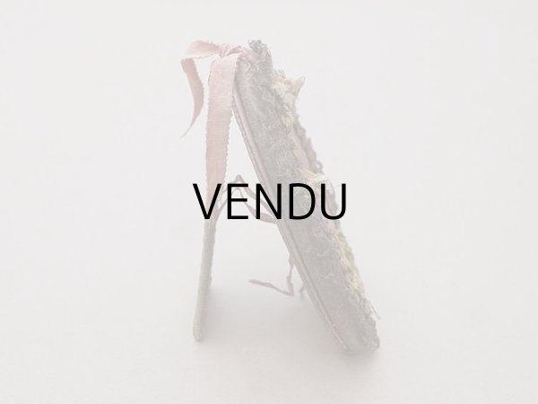 画像4: ＊蚤の市＊アンティーク フォトフレーム ロココモチーフ付き シルク製  (4)