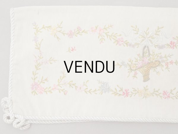 画像5: アンティーク シルク製 花かごのリボン刺繍入り ハンキーケース ハンカチ用ポシェット フラワーバスケット (5)