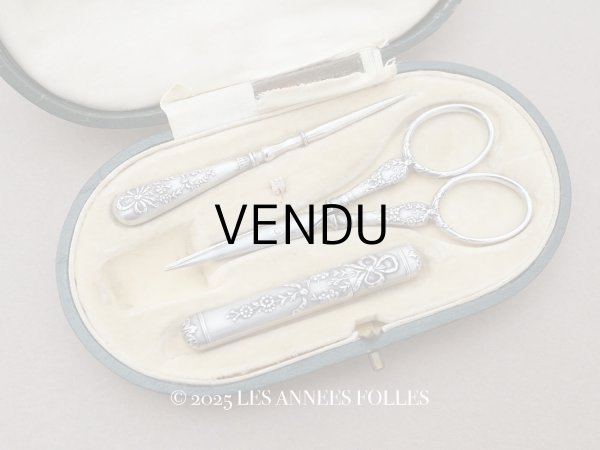 画像1: アンティーク シルバー製 リボン＆花のガーランド ソーイングセット 裁縫道具 (1)
