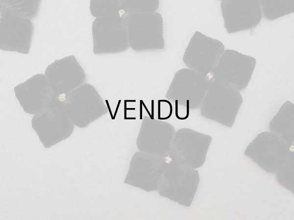 画像3: アンティーク 布花材料 ベルベットの花びら 花芯付き 10ピースのセット 約3cm 布花 黒 (3)