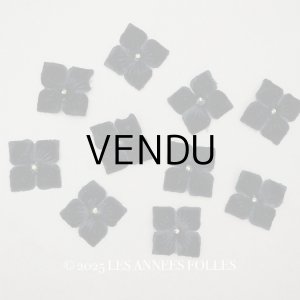 画像: アンティーク 布花材料 ベルベットの花びら 花芯付き 10ピースのセット 約3cm 布花 黒